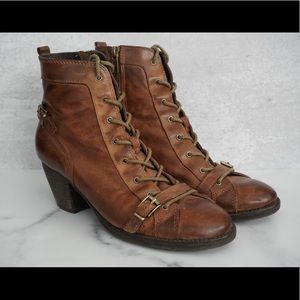 OTBT Floyd lace up boot with toe strap, sz 8